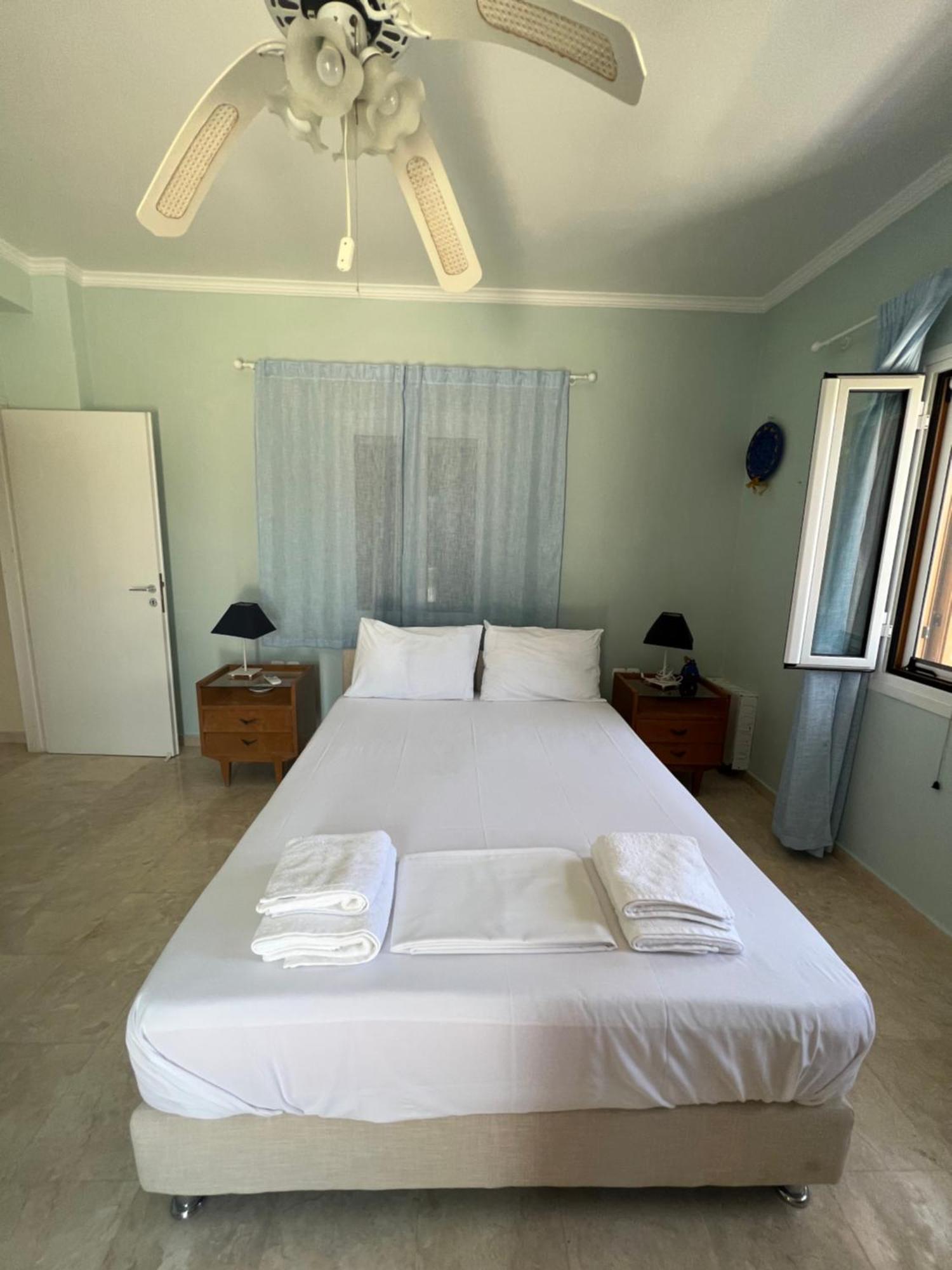 Mani Kamares Beach House Gíthio Kültér fotó